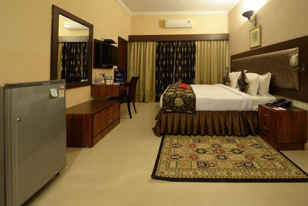 Genx Banjara Hill 1589 Hotell Hyderabad Eksteriør bilde
