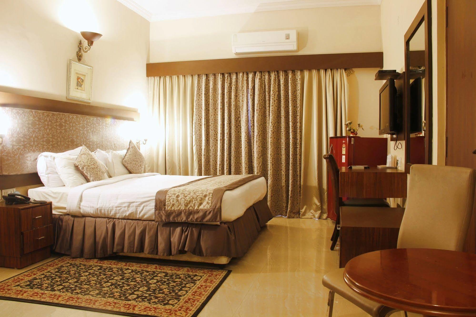Genx Banjara Hill 1589 Hotell Hyderabad Eksteriør bilde
