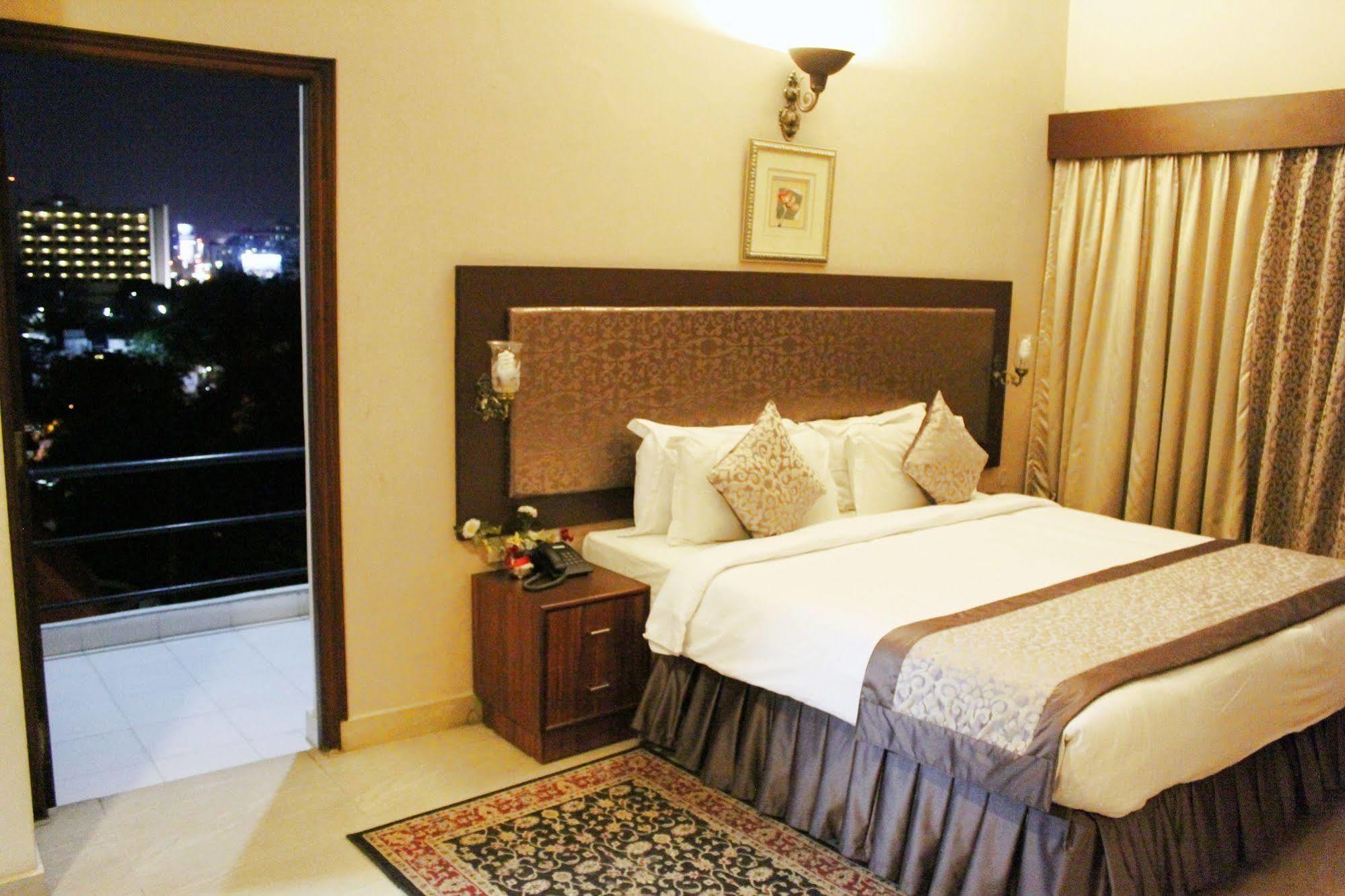 Genx Banjara Hill 1589 Hotell Hyderabad Eksteriør bilde