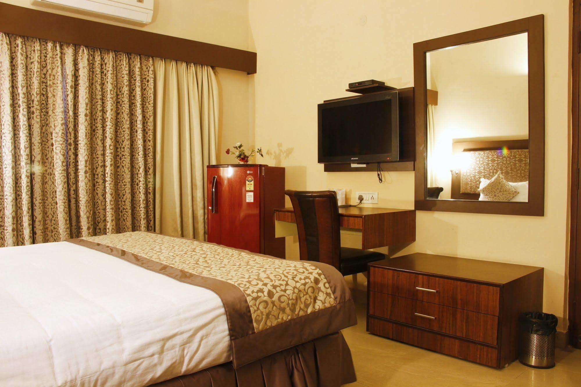 Genx Banjara Hill 1589 Hotell Hyderabad Eksteriør bilde