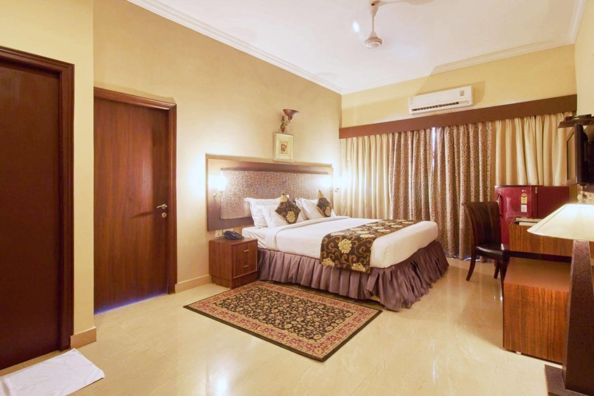 Genx Banjara Hill 1589 Hotell Hyderabad Eksteriør bilde